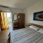 شقة Mediterranean Seaside - Deak