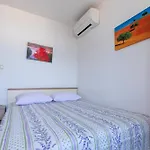 شقة Mediterranean Seaside - Deak