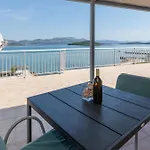 شقة Mediterranean Seaside - Deak