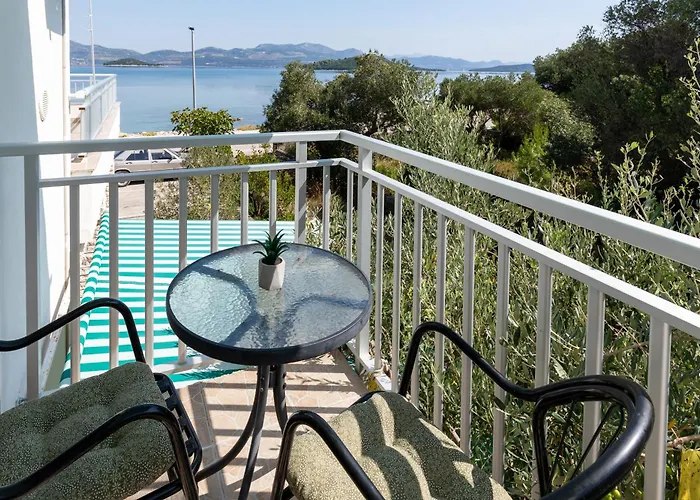 Mediterranean Seaside - Deak * Drace