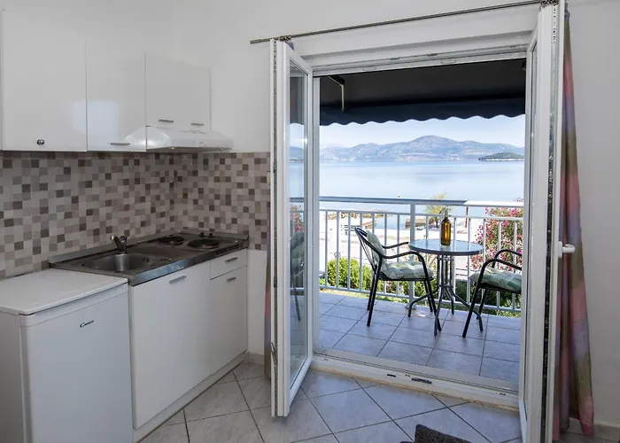 Mediterranean Seaside - Deak Drace