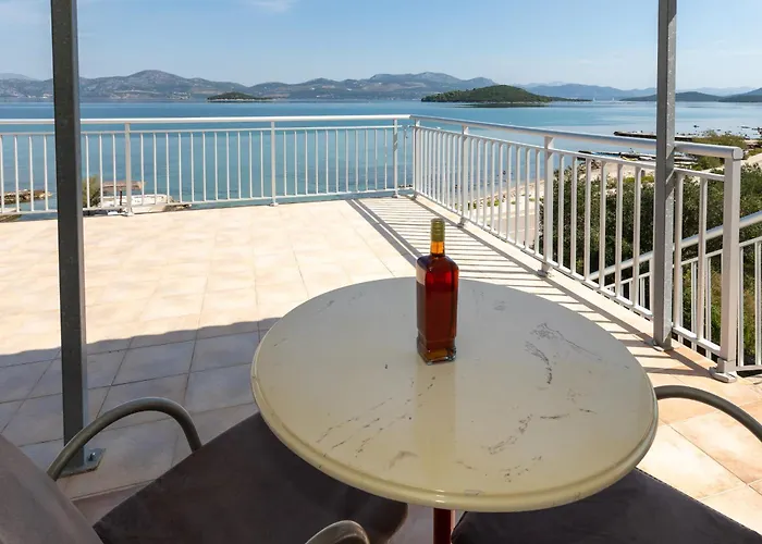 Mediterranean Seaside - Deak * Drace