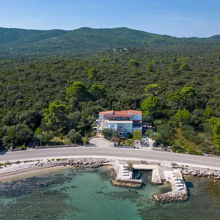 Apartment Mediterranean Seaside - Deak