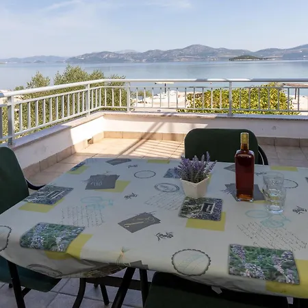 Apartment Mediterranean Seaside - Deak *