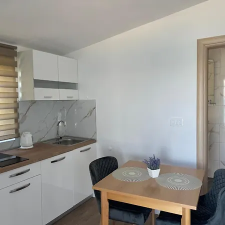 Apartment Mediterranean Seaside - Deak