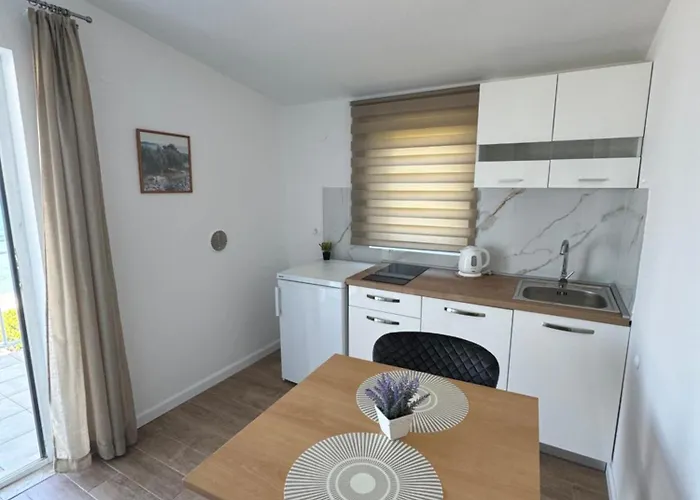 Mediterranean Seaside - Deak