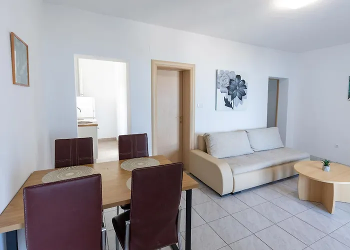 Mediterranean Seaside - Deak דירה