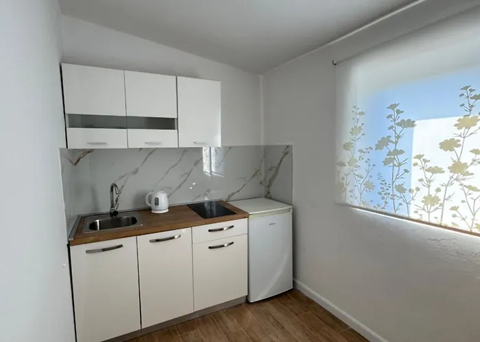 Mediterranean Seaside - Deak